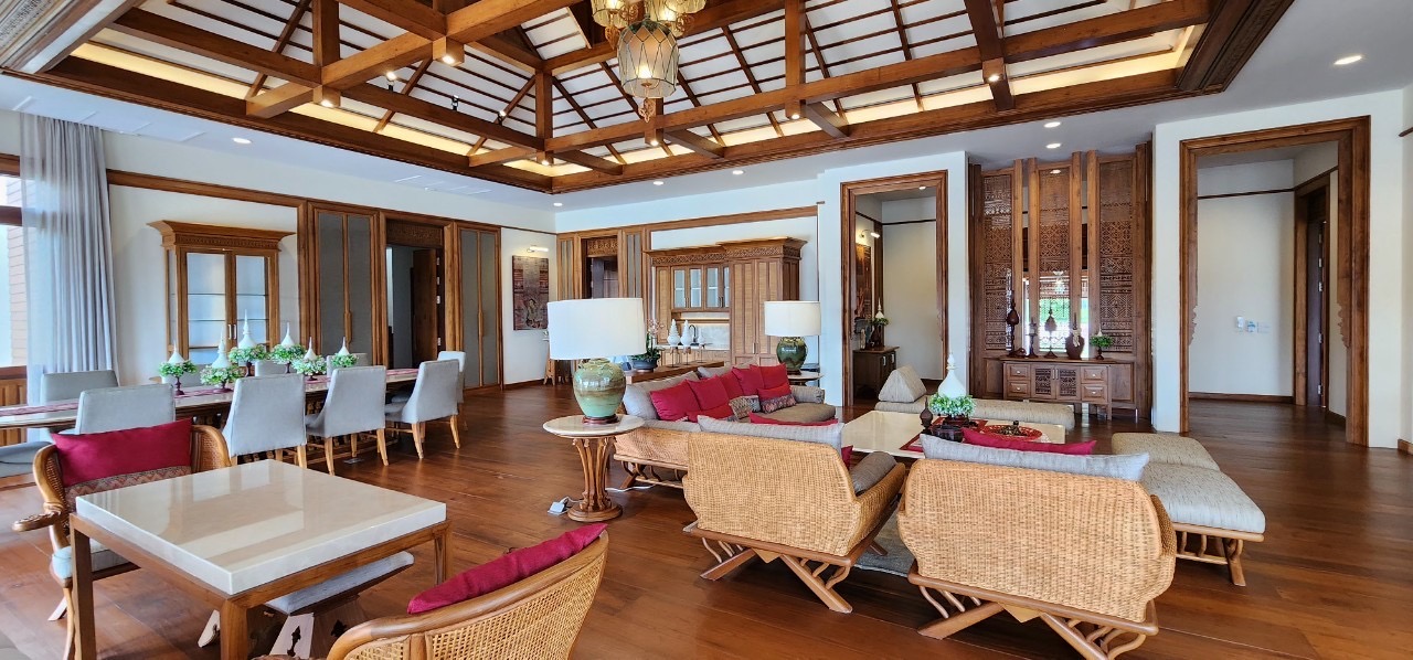 Magnificent 5 Bedroom Lanna Pool Villa for sale in Luang Nua Doi Saket-SHG-HS502