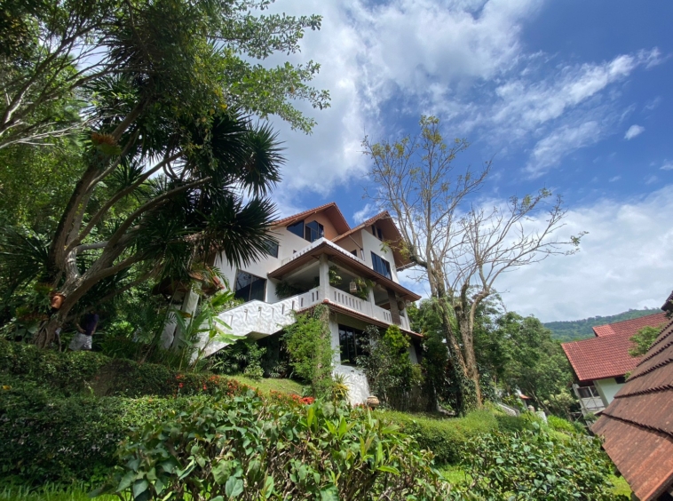 A unique rustic mountain home for sale in Pong Yang