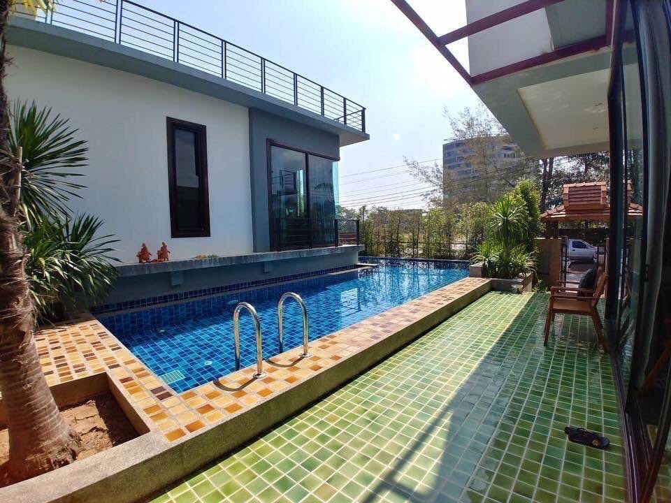 Modern 5 bedroom home with pool for sale in Mae Rim-SHG-HS469