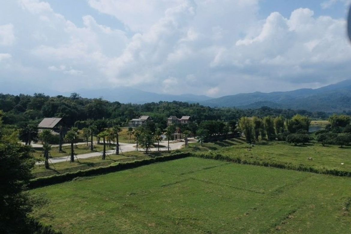 Large plot of land with mountain views for sale in Mae Rim