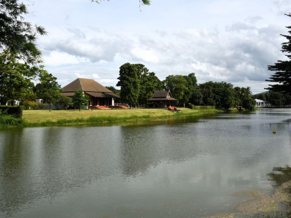 A beautiful plot by the lake for sale in Mae Rim