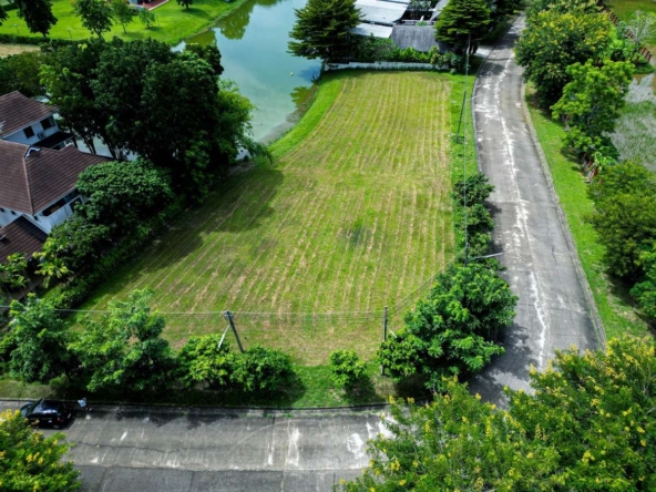 Prime Lakefront Site in Green Valley