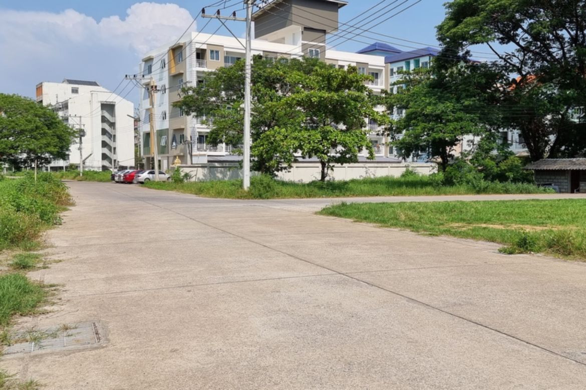 Land for sale behind Chiang Mai Rajabhat University