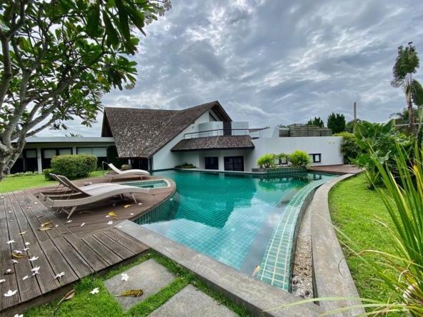 Luxury pool villa for rent in Mae Rim