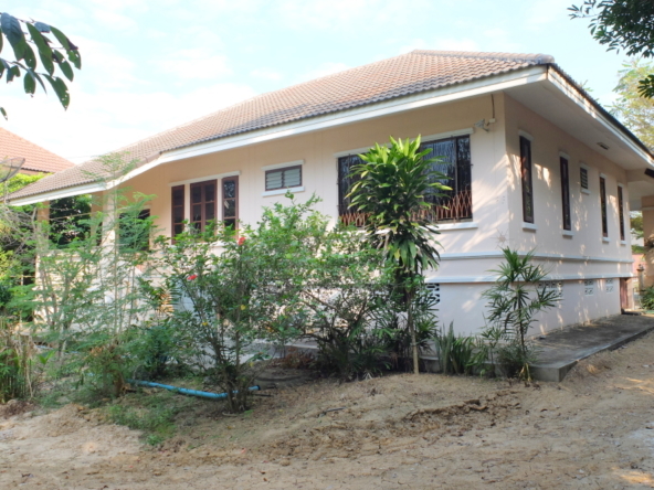 Partly Furnished 3 Bedroom House For Sale in Baan Ti Lamphun-I-3066