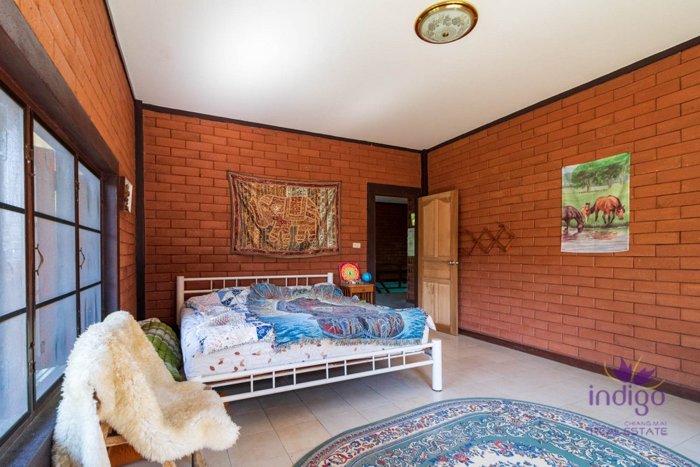 5-Bedroom Family Home and Guest Bungalow with Gorgeous Gardens for Sale near Tao Garden in Luang Nuea