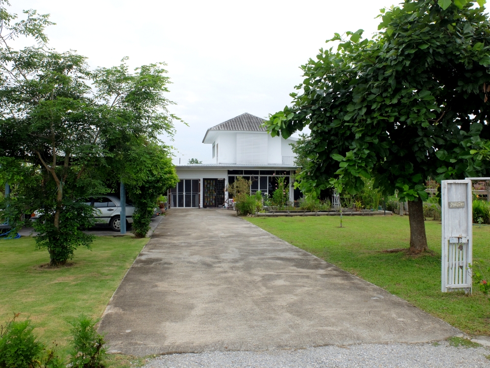 Large home with a large garden for sale at The Nature Home Hangdong Chiang Mai-I-3206