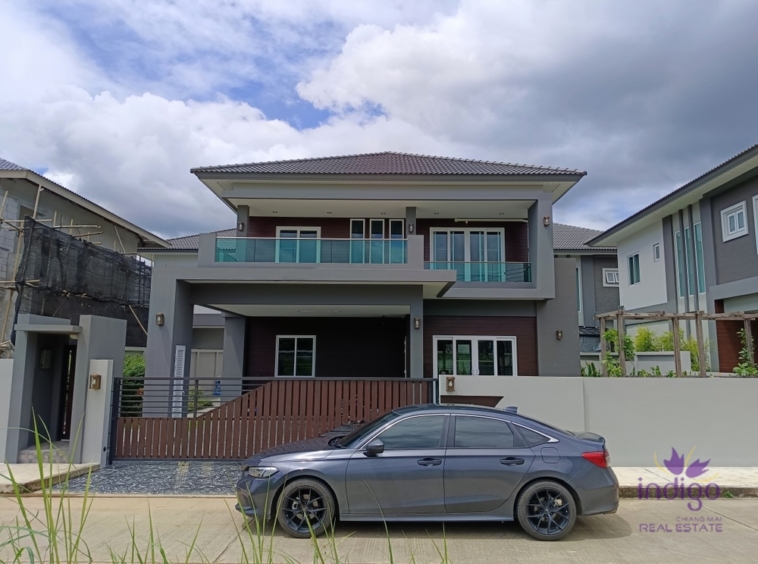 Brand new! Stylishly decorated home in an exclusive community on Hangdong-Samoeng Road. Close to many international schools!-I-3739