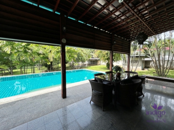 Beautiful 6 bedroom pool villa for sale on a big plot of land over 2.5 rai in Namphrae