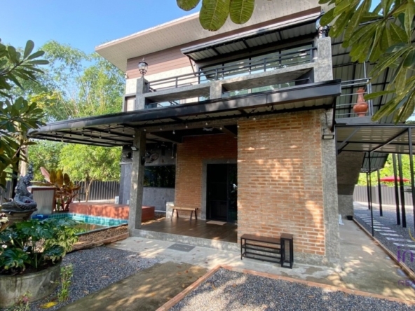 Contemporary industrial style 3 bedroom house for rent in a private and quiet location in Moo Baan Royal View