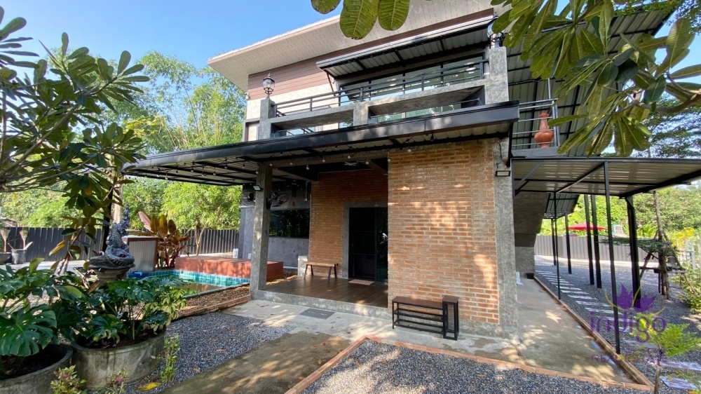 Contemporary industrial style 3 bedroom house for rent in a private and quiet location in Moo Baan Royal View