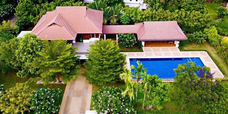 4 Bedroom Pool Villa for Sale in Mae Rim All teak style decoration