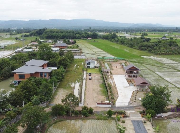 House amongst nature for sale! Large land and large pond! Mae Rim