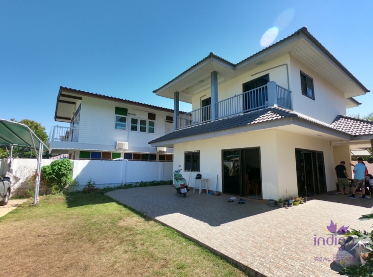 House for Sale in Chiang Mai City! 4 bedroom fully furnished Watgate Muang Chiangmai-I-3647