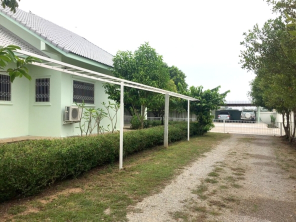 For Sale Large 3 Bedroom Home with Big Garden in San Kamphaeng Chiang Mai-I-3044