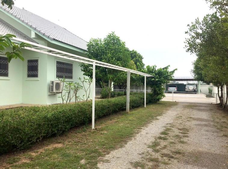 For Sale Large 3 Bedroom Home with Big Garden in San Kamphaeng Chiang Mai-I-3044