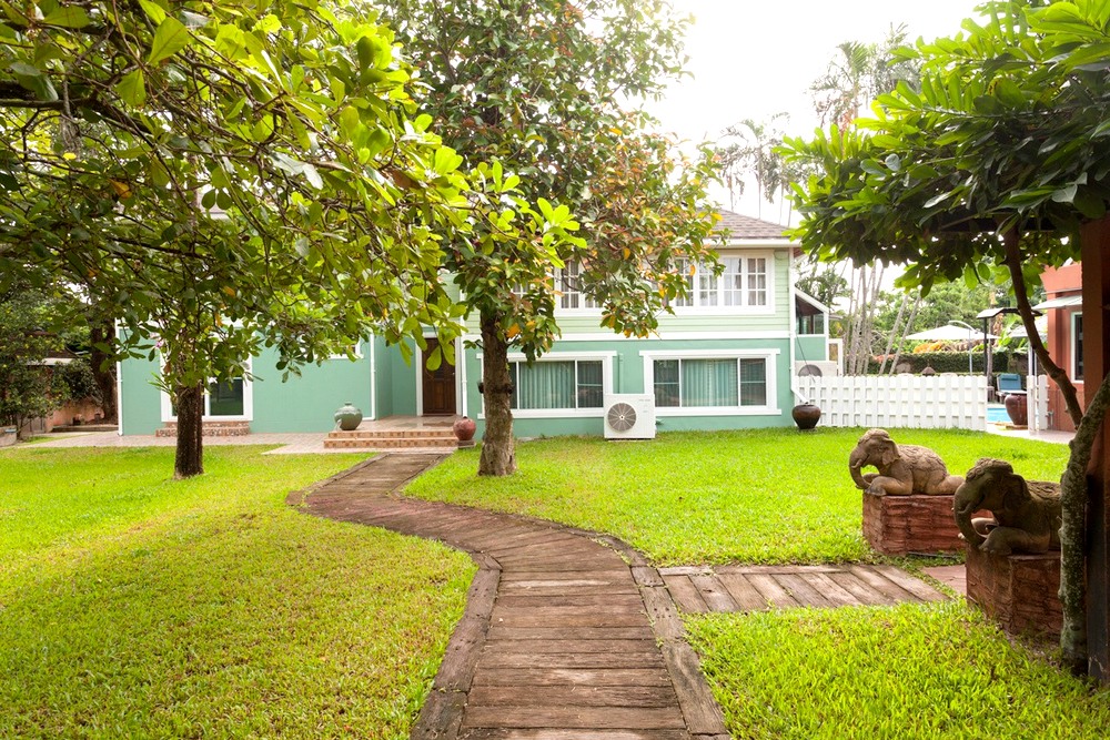 Wonderful Property For Sale with 4 Houses Total 11 Bedrooms Saraphi Chiang Mai-I-2784