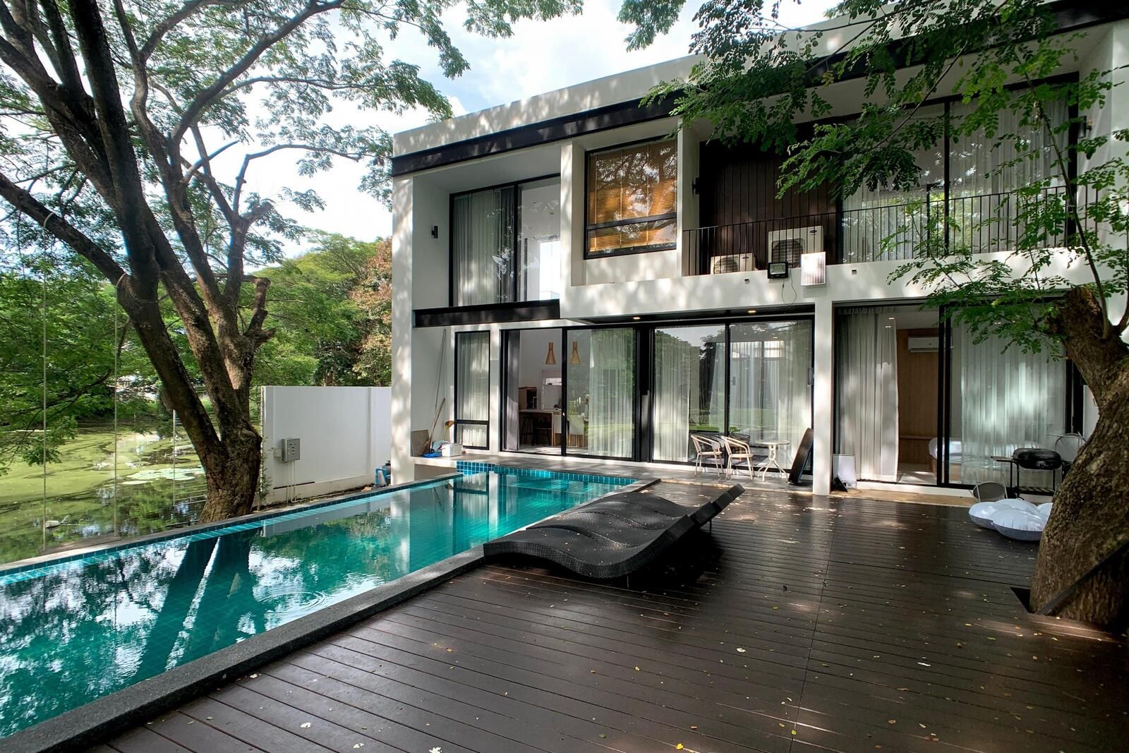 4 Bedroom Lakeside Pool Villa in Hang Dong-TNP-D693