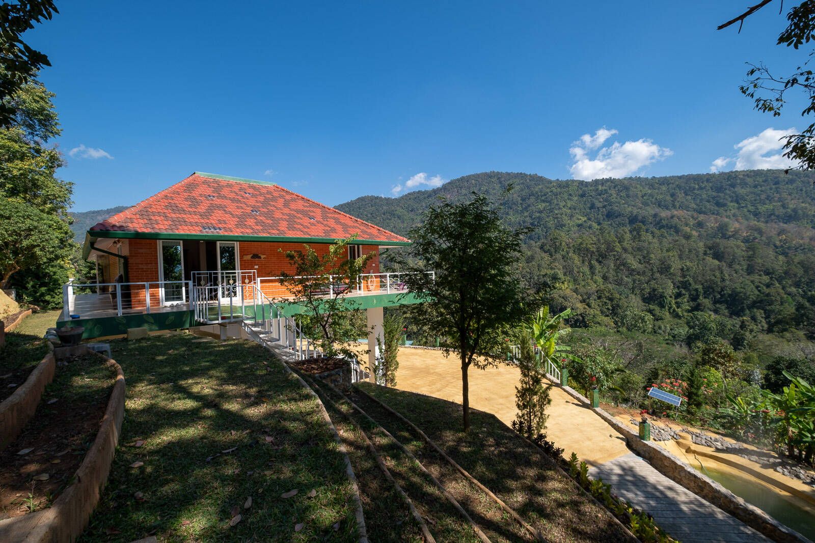 Mountainside Complex in Ban Pong-TNP-D947