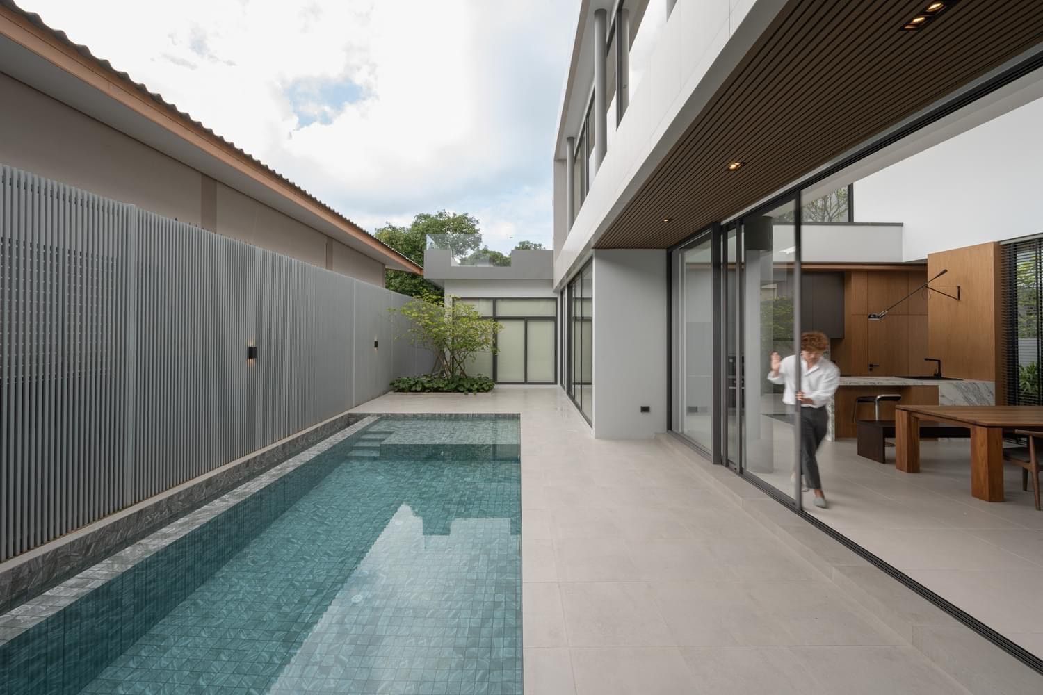 Luxurious Modern Pool Villa in Prime Chiang Mai Location-TNP-D1168