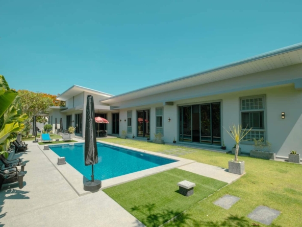 4 Bedroom Pool Villa in Chiang Mai Flora Ville