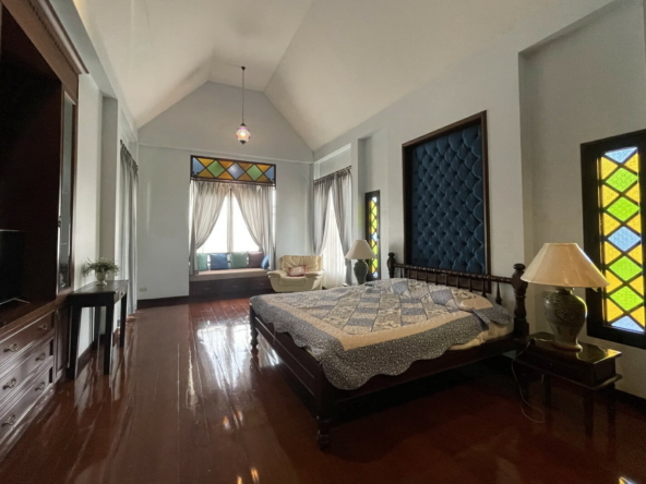 Luxury 5 Bedroom Lakeside Pool Villa in Doi Saket-TNP-D921