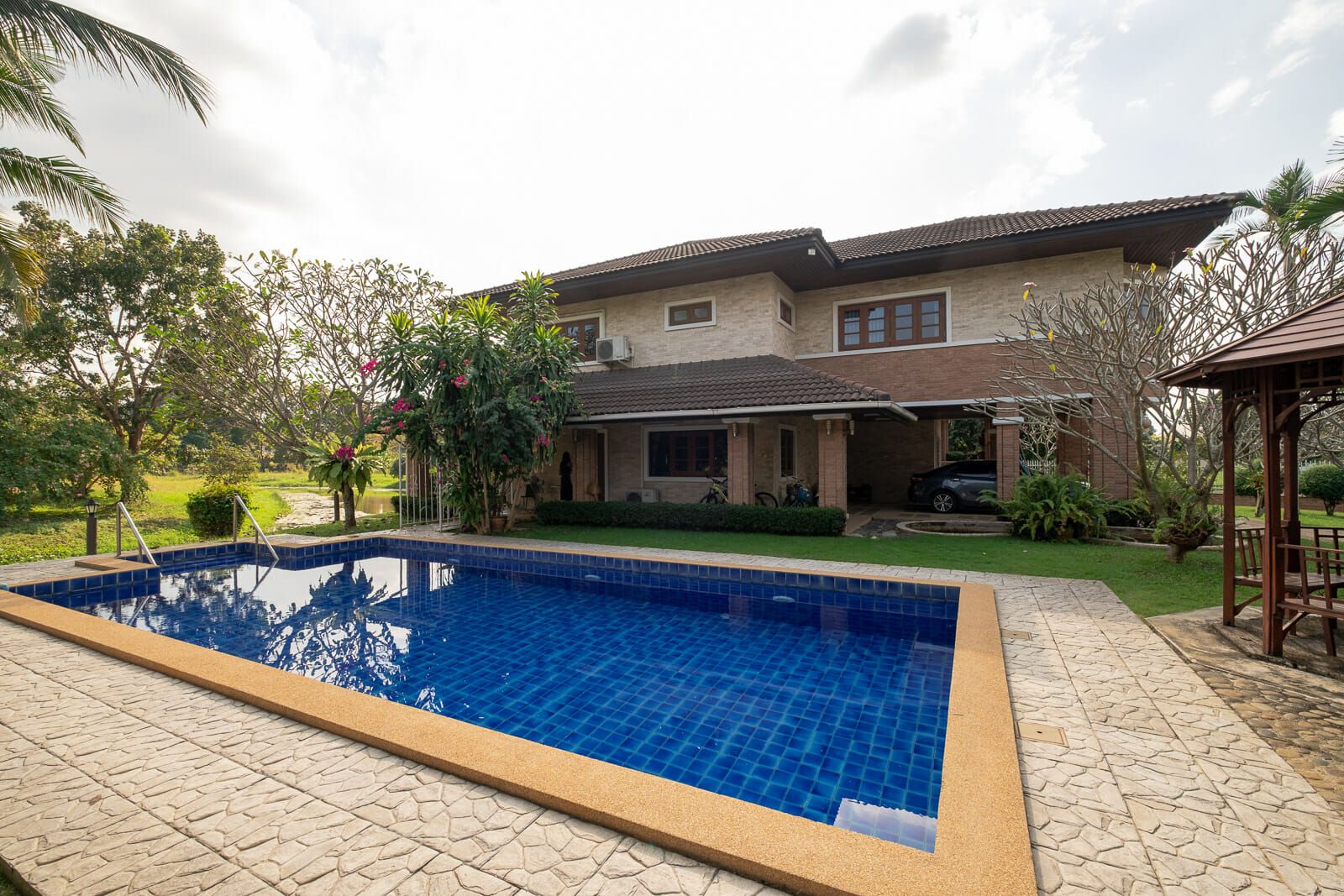 4 Bedroom Lakeside Pool Villa in Doi Saket-TNP-D937