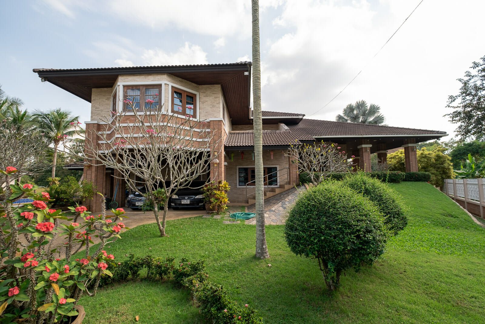 4 Bedroom Lakeside Pool Villa in Doi Saket-TNP-D937