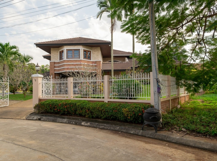 4 Bedroom Lakeside Pool Villa in Doi Saket-TNP-D937