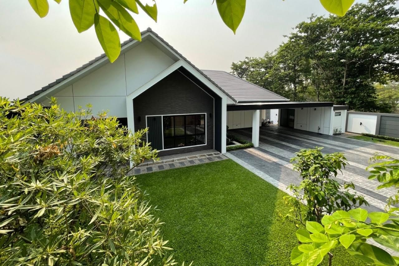 Single Story 4 Bedroom Pool Villa in Wang Tan