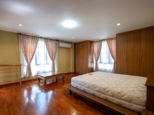 6 Bedroom Luxury Property with Large Grounds in Hang Dong-TNP-D1141