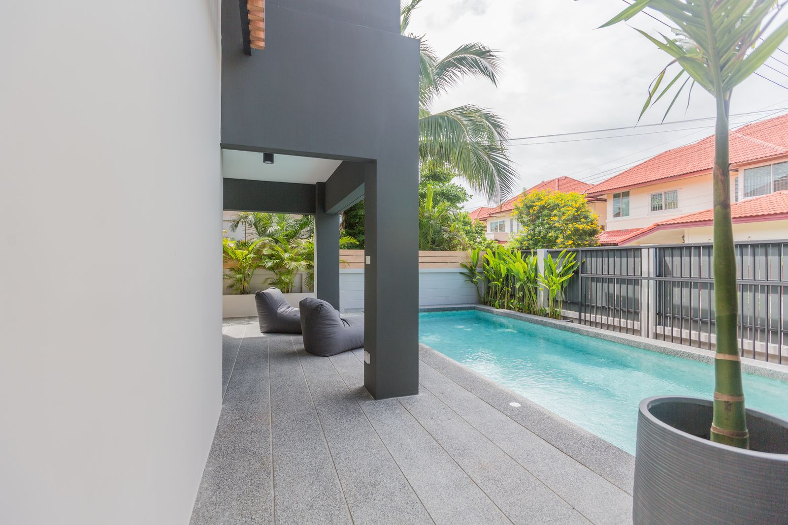 3 Bedroom Fully Renovated Pool Villa near Kad Farang