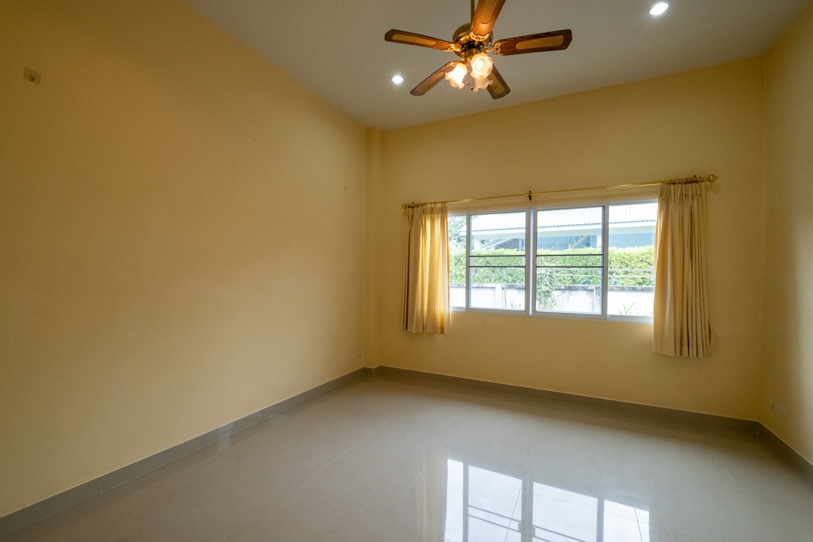 3 Bedroom Split-level with Pool in Wang Tan-TNP-D1153