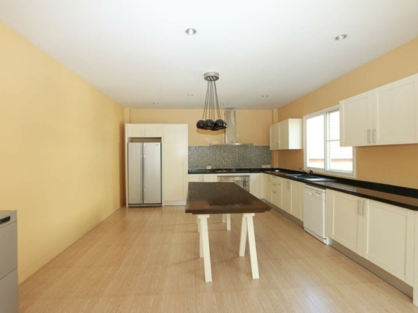 4 Bedroom with Large Separate Kitchen in Hang Dong-TNP-D830