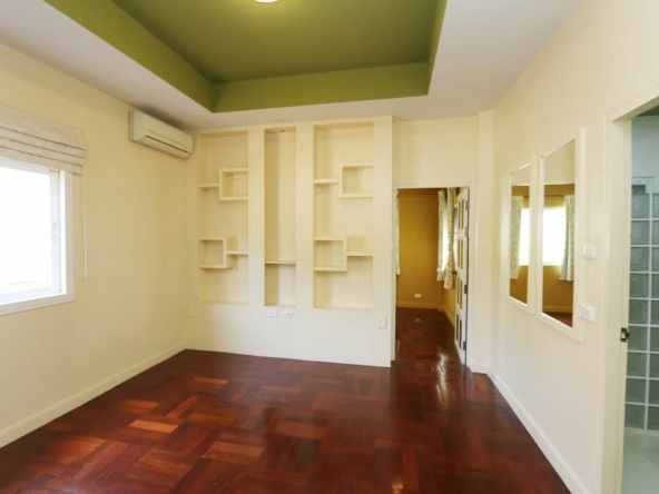 4 Bedroom with Large Separate Kitchen in Hang Dong-TNP-D830