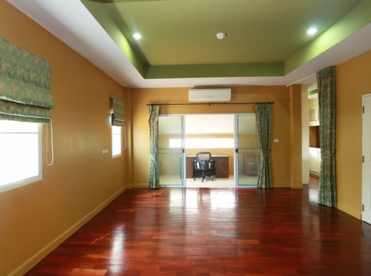 4 Bedroom with Large Separate Kitchen in Hang Dong-TNP-D830