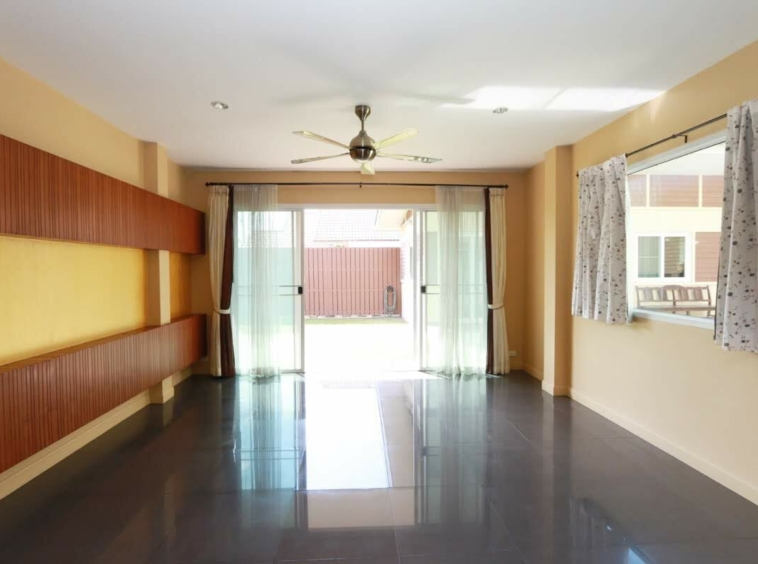 4 Bedroom with Large Separate Kitchen in Hang Dong-TNP-D830