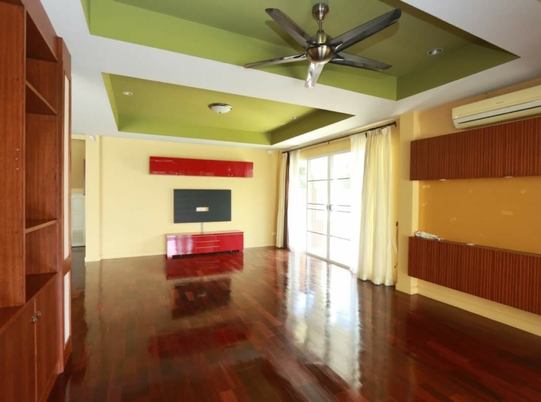 4 Bedroom with Large Separate Kitchen in Hang Dong-TNP-D830