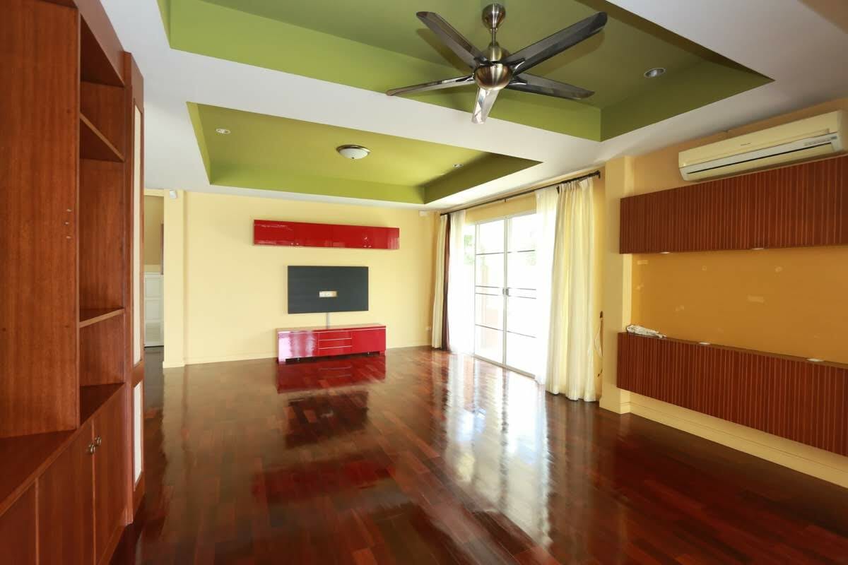 4 Bedroom with Large Separate Kitchen in Hang Dong-TNP-D830