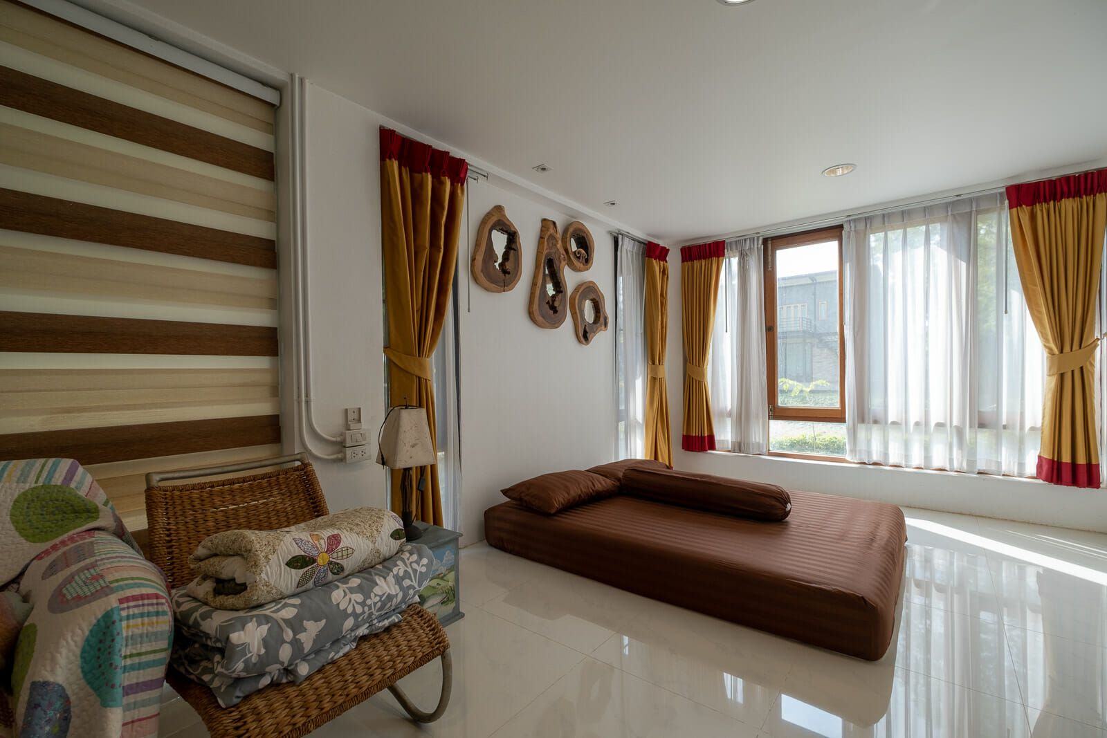 Designer 3 Bedroom Lakeside in Hang Dong-TNP-D950