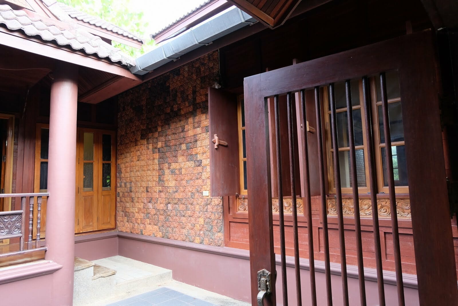 Traditional Lanna Style 3 Bedroom Home in Mae Rim-TNP-D902