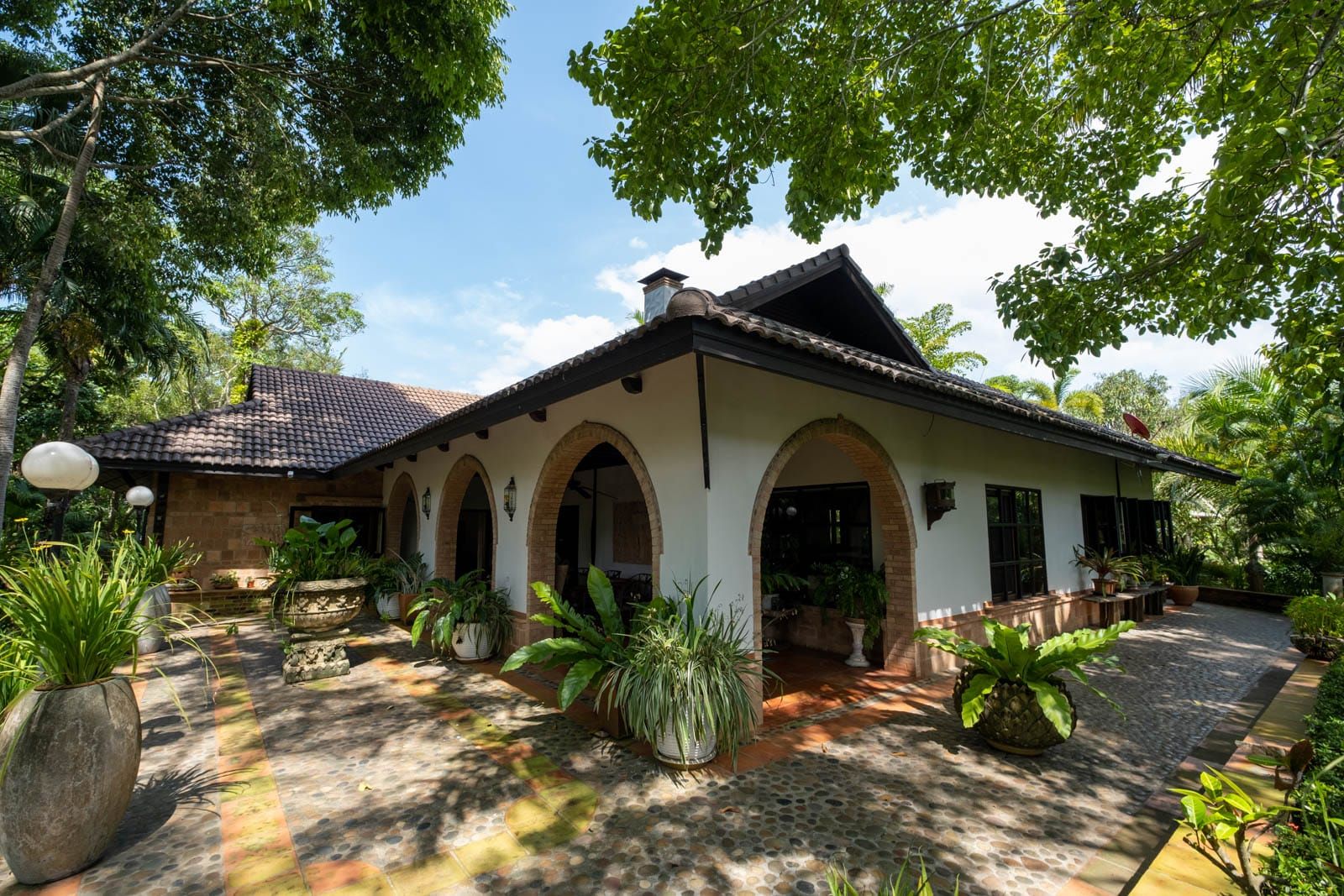 Luxury Garden Compound in Northern Mae Rim-TNP-D985