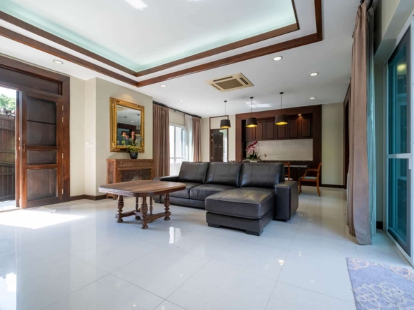 4 Bedroom Pool Villa with Guesthouse near Ruamchok Mall-TNP-A1033