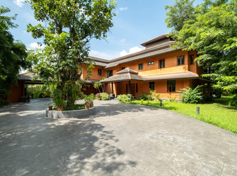 6 Bedroom Pool Villa on Large Plot in San Sai-TNP-D1074