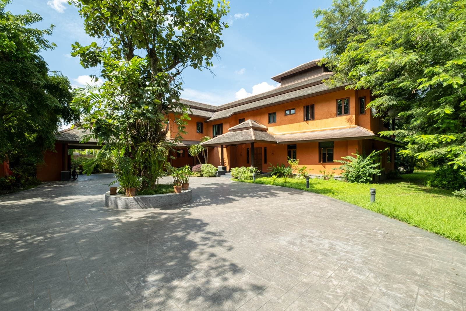 6 Bedroom Pool Villa on Large Plot in San Sai-TNP-D1074