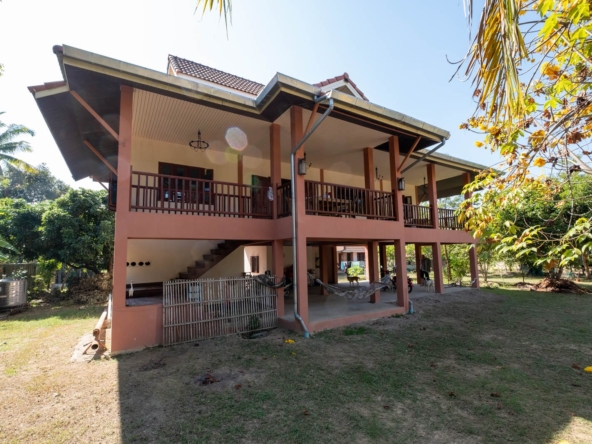 2 Bedroom Thai Style with Guesthouse on 3 Rai in Saraphi-TNP-D1107