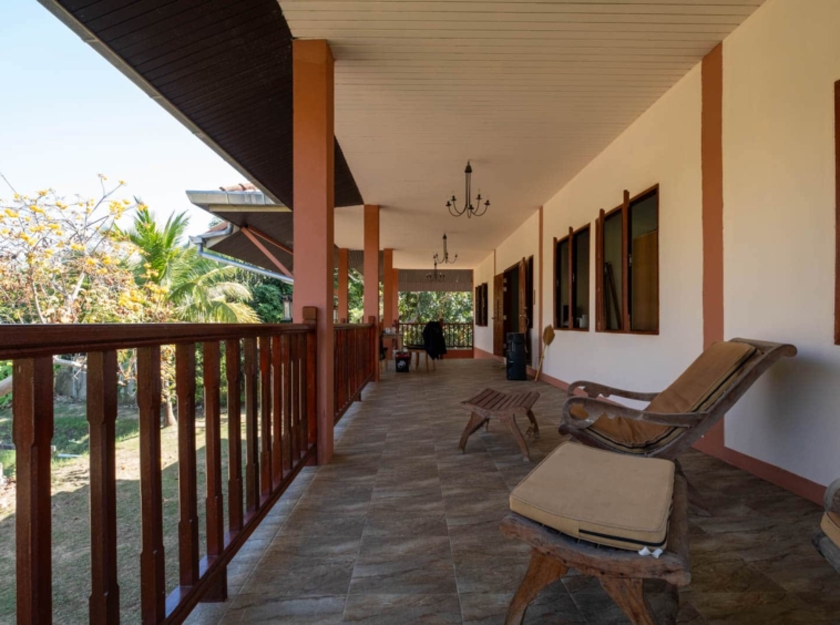 2 Bedroom Thai Style with Guesthouse on 3 Rai in Saraphi-TNP-D1107