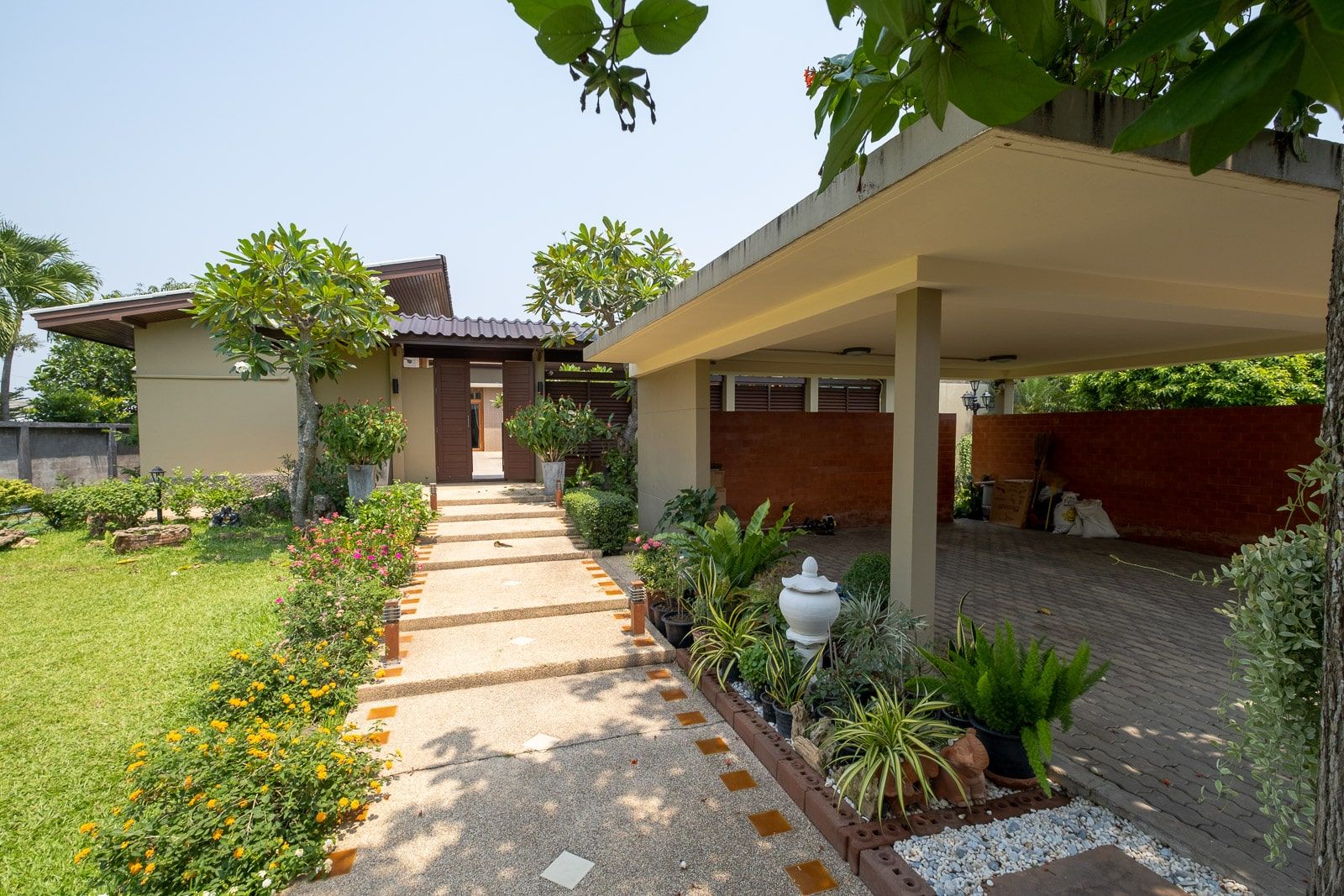 3 Bedroom Pool Villa in Saraphi-TNP-D972