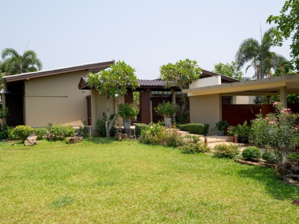 3 Bedroom Pool Villa in Saraphi-TNP-D972