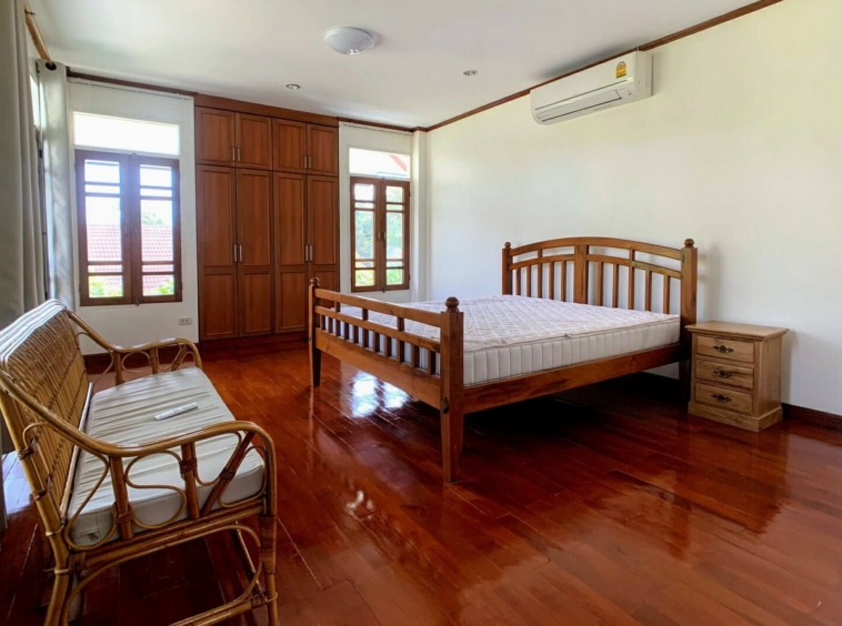 4 Bedroom with Large Garden near CM University-TNP-D80